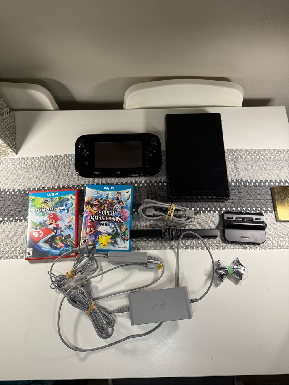 Nintendo Wii U 32GB Console Deluxe Set - Black . 2 Games Included. Tested.